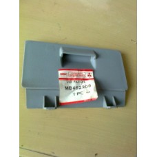 MB462208  MİTSUBİSHİ LANCER-7 ÖN GÖGÜS KÜL TB.KAPAK